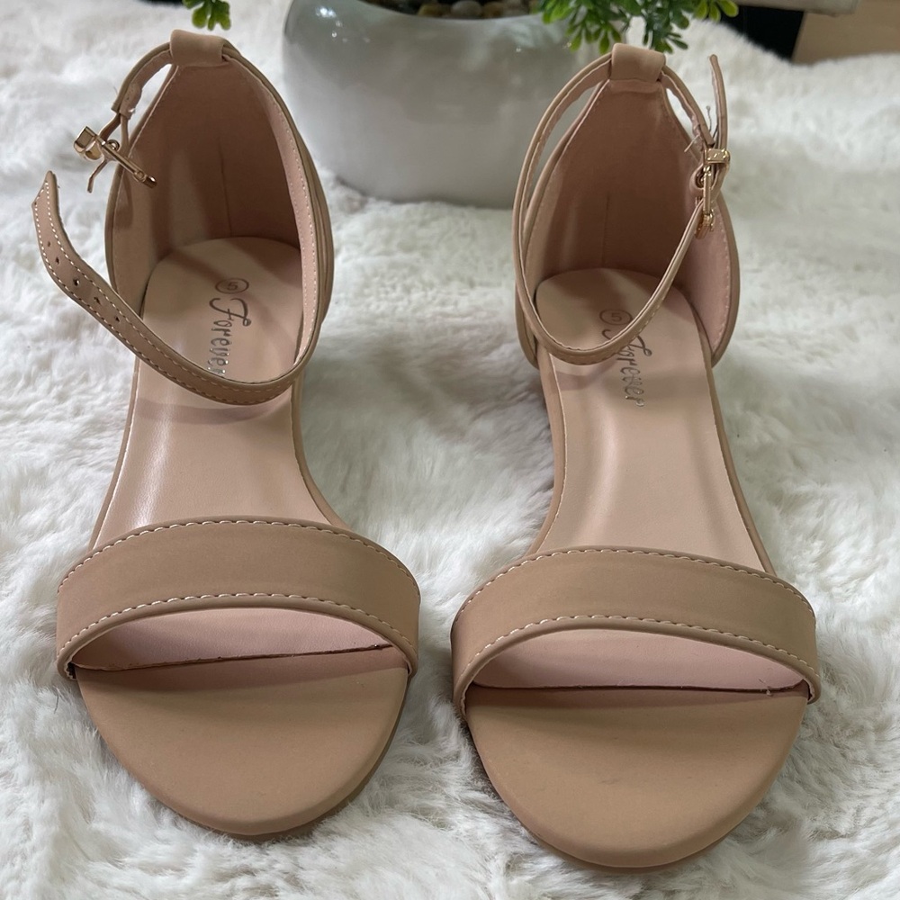 Forever Link Shoes – Argent Beige Patent, Size 5